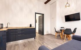 Castelli'S Apartments Campo 10